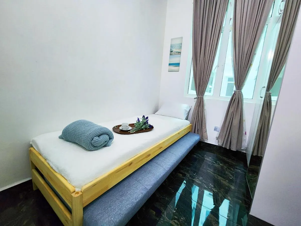 Klia 7Th Floor Pool View 4 Rooms Suite Sepang Apartment