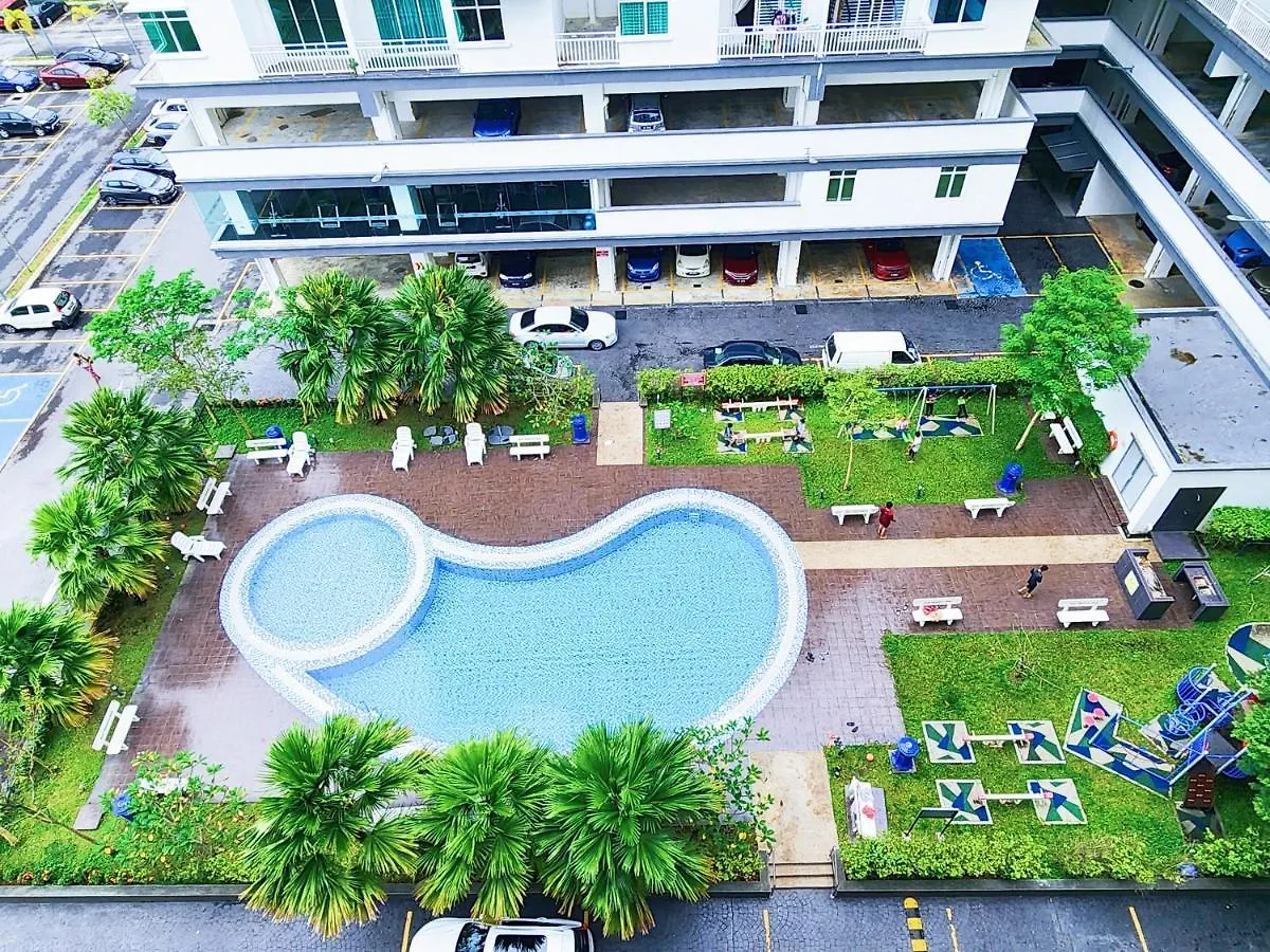 Klia 7Th Floor Pool View 4 Rooms Suite Sepang